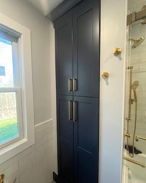 Modern Bathroom Vanity &amp; Storage Collection with Quartz Countertops